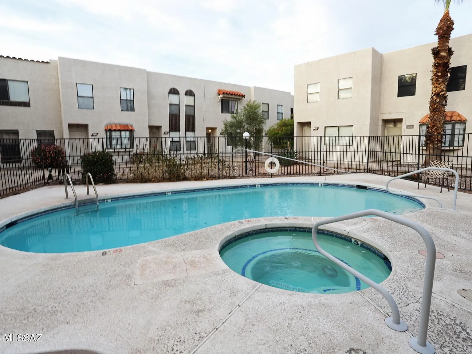 2 bed, 2.0 bath, 1176 sqft, $1,350 — Photo 4
