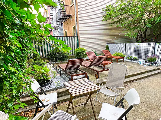 Rented by Sidewalk Realty LLC | media 21