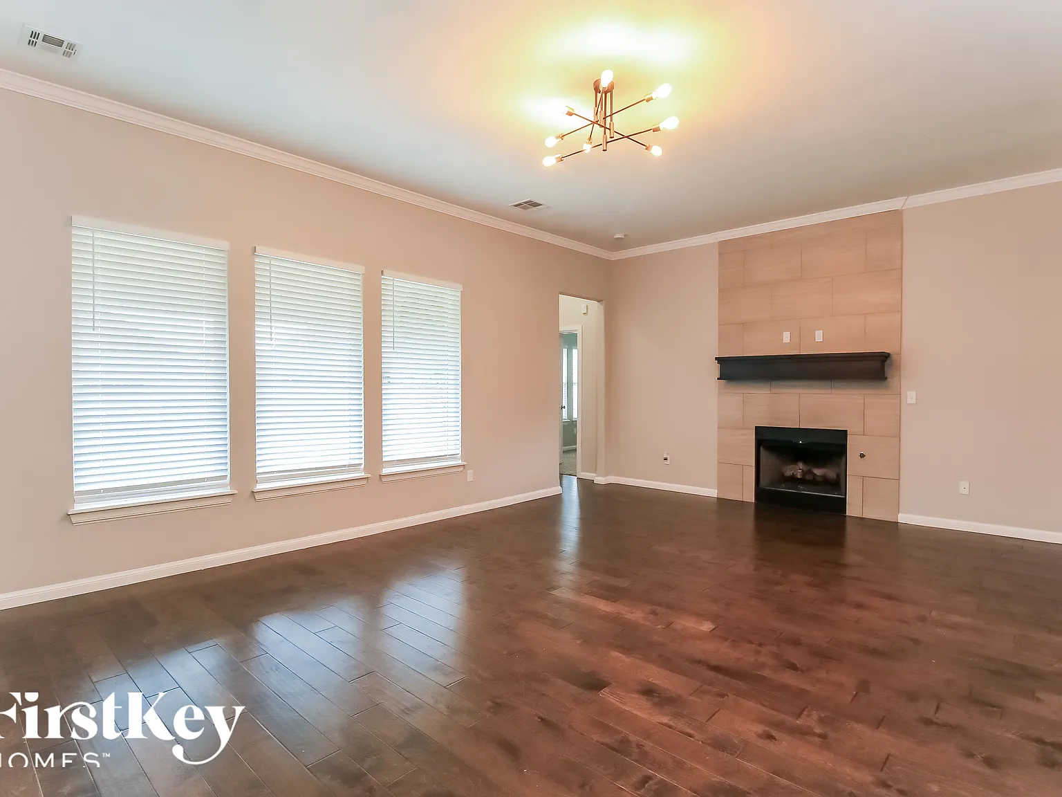 4 bed, 2.0 bath, 2006 sqft, $2,675 — Photo 3