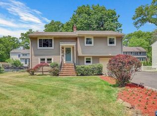 665 Alanon Rd, Ridgewood, NJ 07450