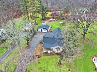 12 Pleasant View Rd, Lebanon, NJ 08833