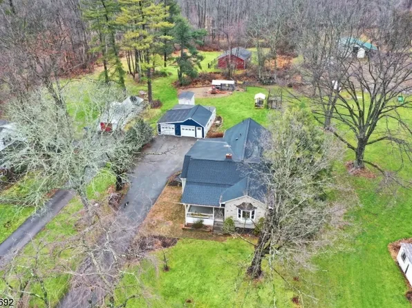 12 Pleasant View Road, Clinton Twp., NJ 08833