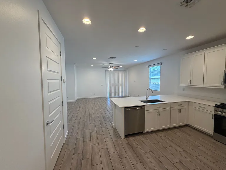 36375 W Leonessa Ave — Photo 12