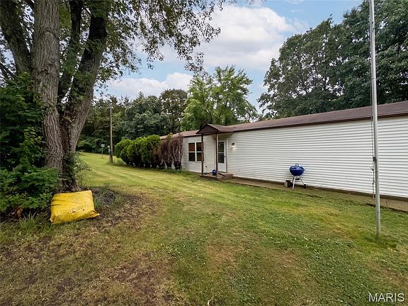 2nd image of 3102 Meyer Rd