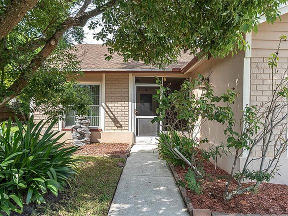 2nd image of 10833 LIVINGSTON DRIVE