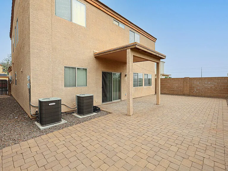 12039 W Leather Ln — Photo 37
