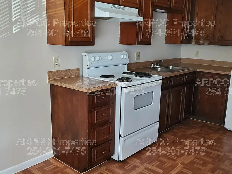 2425 Parrott Ave — Photo 2