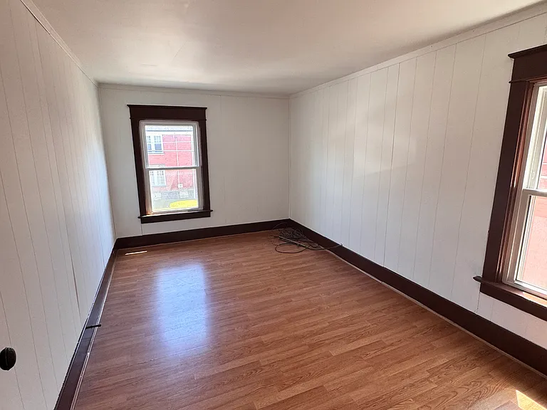 704 Raspberry St — Photo 11