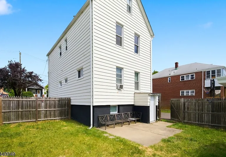 15 Prospect St — Photo 11
