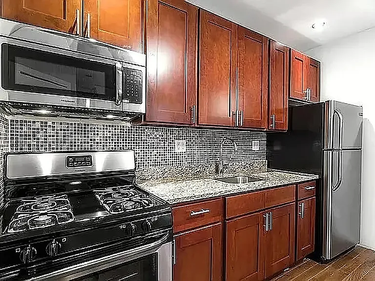 156 Sherman Ave #44 — Photo 2