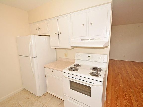 2nd image of 3001 N Webster Ave #2A
