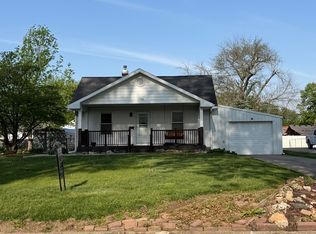 1163 S English Ave, Marshall, MO 65340