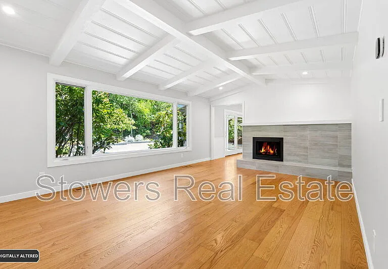 1099 Larch Ave — Photo 16