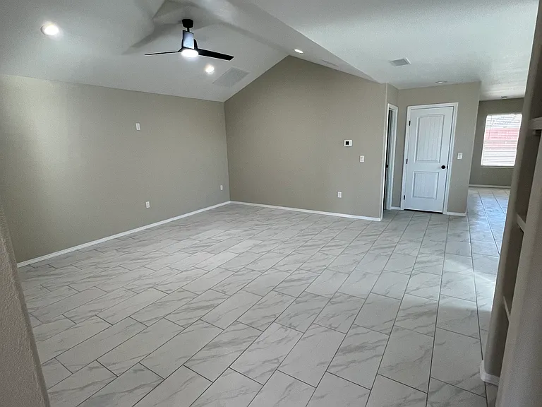 910 W Jaffa St — Photo 8