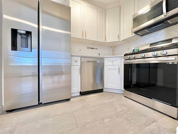 3rd image of 148 Stuyvesant Ave APT 3A