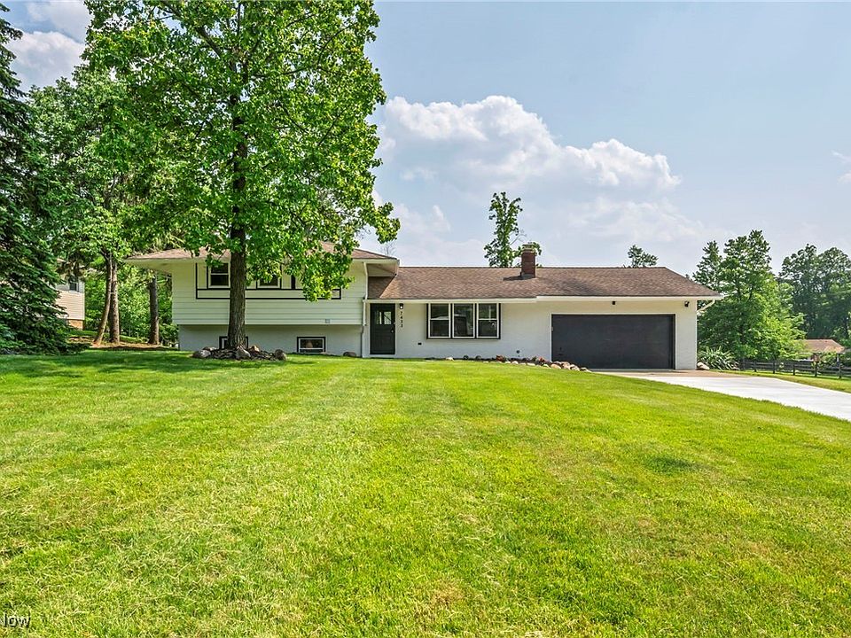 1st image of 7433 James Dr