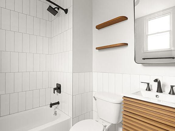 4th image of 70 Green St APT 3