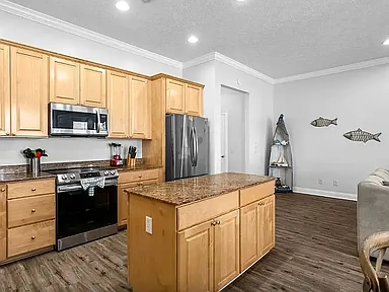 7824 Thomas Dr — Photo 7