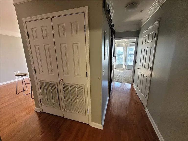 3334 Peachtree Rd NE #404 — Photo 53