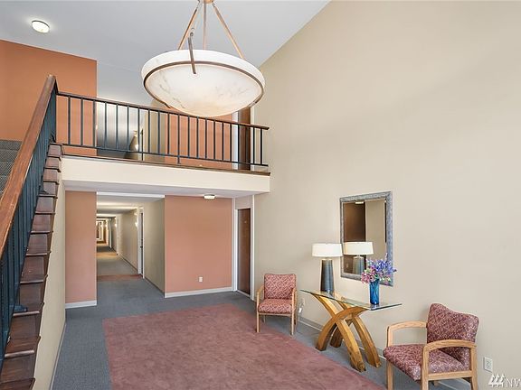 2nd image of 11006 NE 68th St APT 813