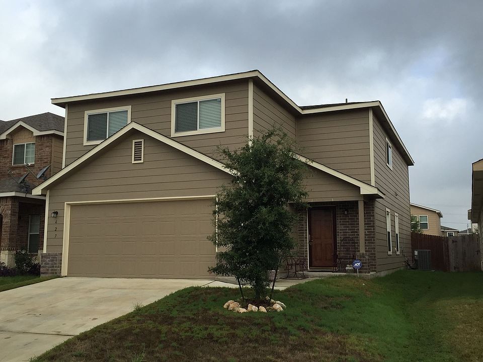 1st image of 427 Walnut Crst