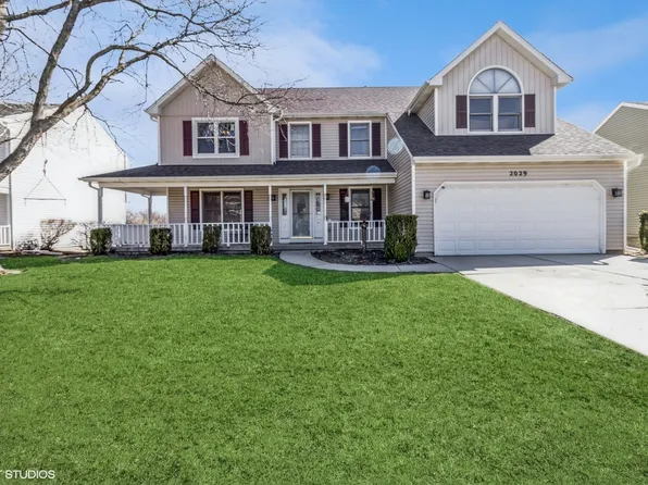 2029 Valley Creek Dr, Elgin, IL 60123