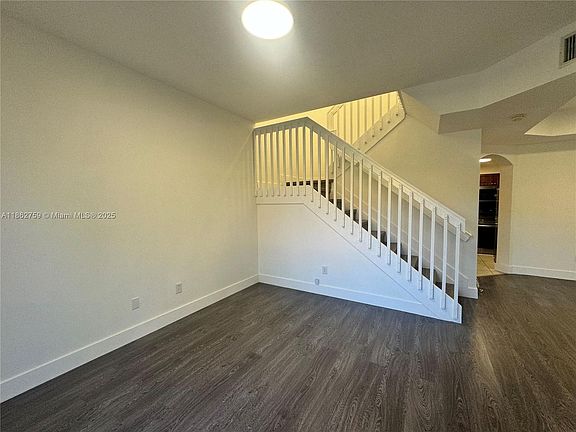 4th image of 5004 S Harbor Isles Dr #2402