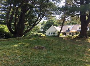 34 Pine Hill Rd N, Cape Neddick, ME 03902