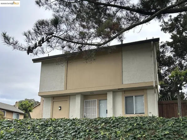 1363 Ridgecrest Rd, Pinole, CA 94564