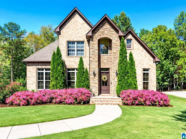 312 Grey Oaks Dr, Pelham, AL 35124