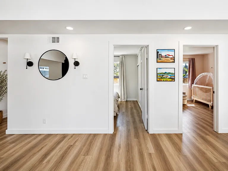 Easy single-level floor plan connecting living and sleeping areas