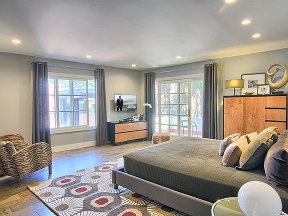 5th image of 8786 Lookout Mountain Ave