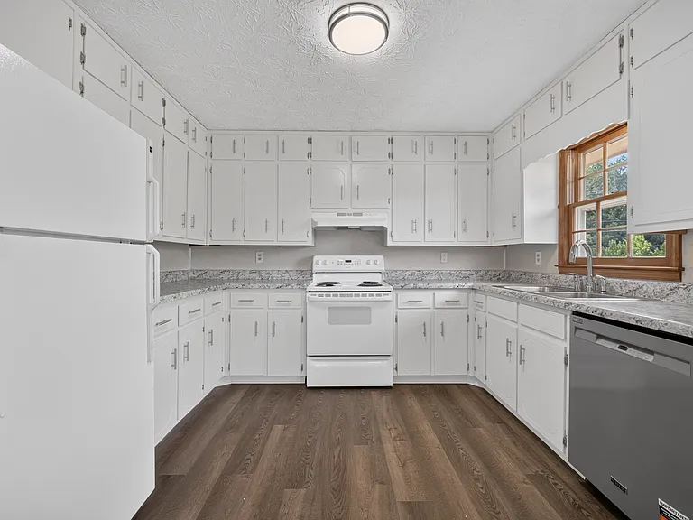 2591 Doc Hughes Rd — Photo 18