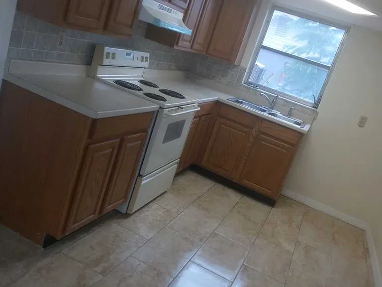 9201 Gray Fox Ln — Photo 2