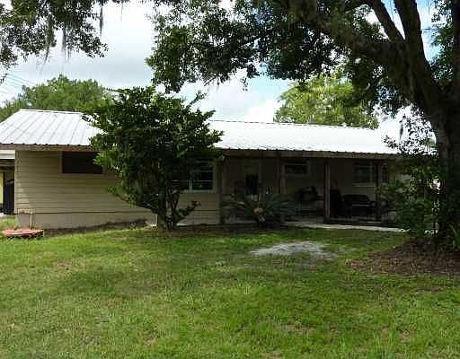 1st image of 371 Carpenter Ave