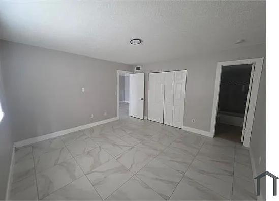 2 bed, 945 sqft, $2,300 — Photo 4