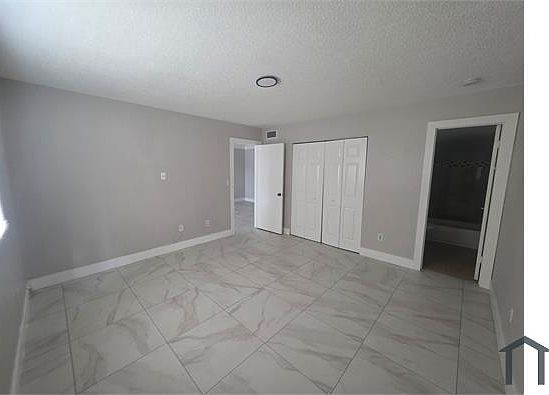 4th image of 4121 Stirling Rd APT 207