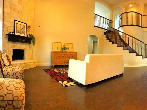 3rd image of 9713 Amaranth Dr