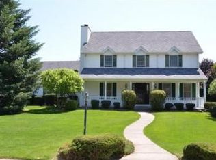 51708 Pebble Brooke Dr, Granger, IN 46530