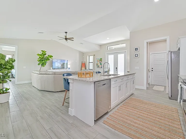 1137 SW 29th Ter — Photo 16