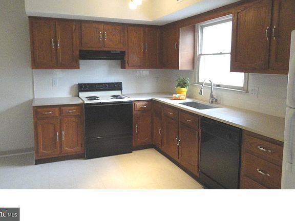 4th image of 352 S Lincoln Ave