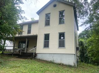323 E Buena Vista St, Chester, IL 62233