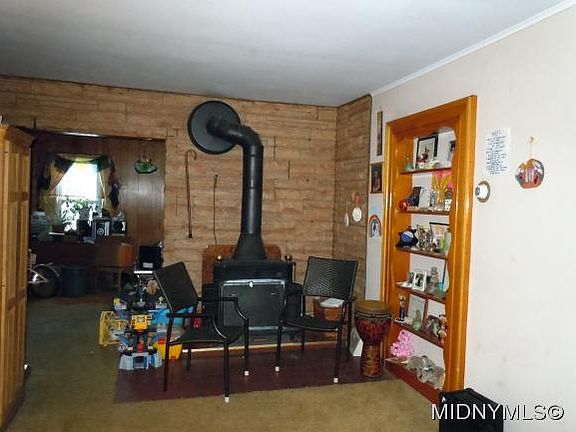 5th image of 611 Garden St