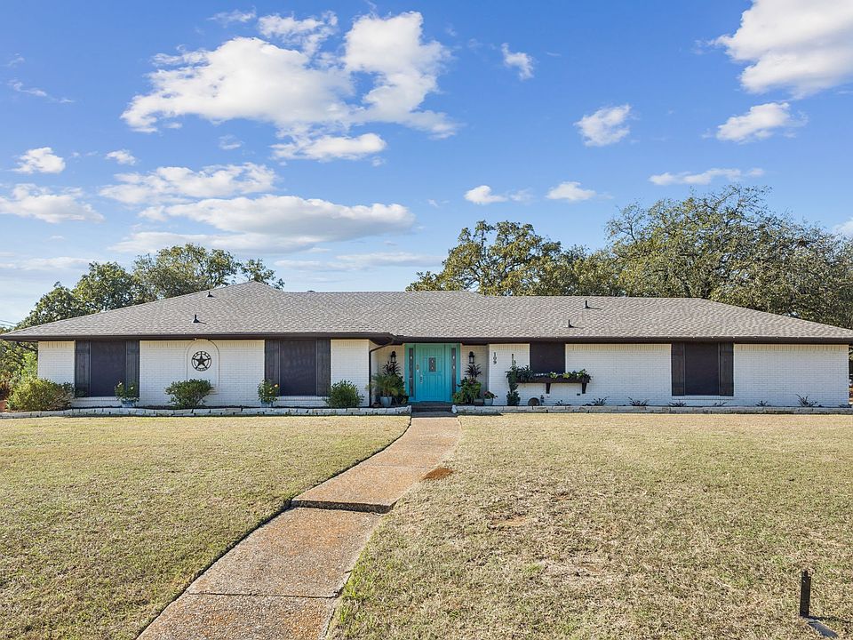 1st image of 109 Wood Oak Dr