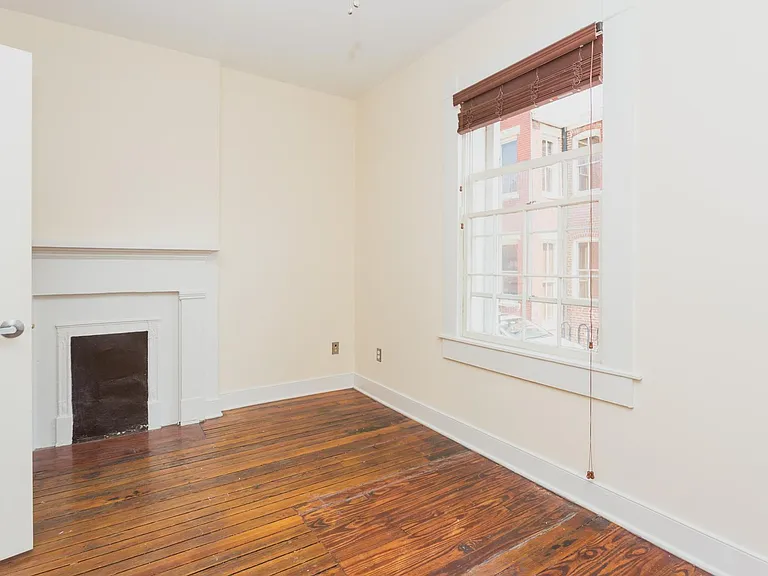 20 W Marshall St #2 — Photo 6