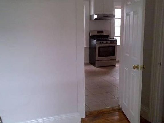 3rd image of 115 Yorktown St #1