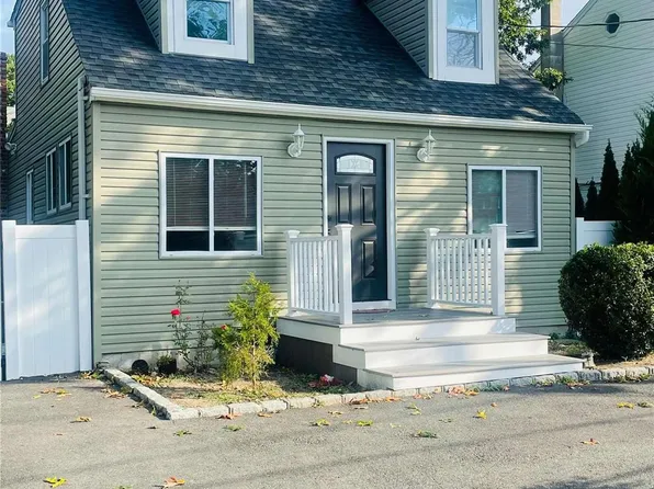 13 Hamilton Road, Mastic Beach, NY 11951