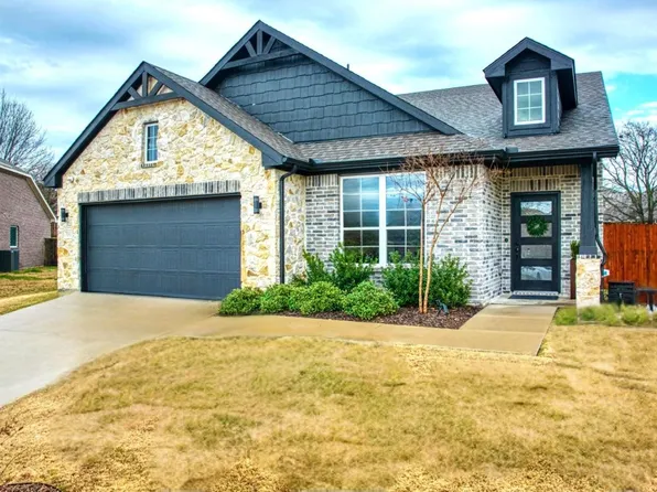701 Ascot Ct, Ennis, TX 75119