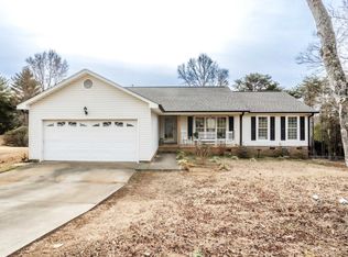 45 Rollingreen Rd, Greer, SC 29651