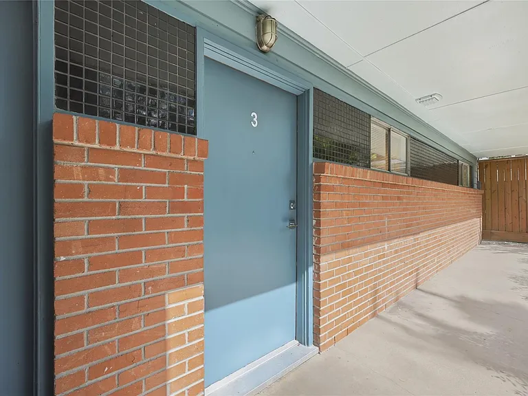 217 E 12th St #3 — Photo 4